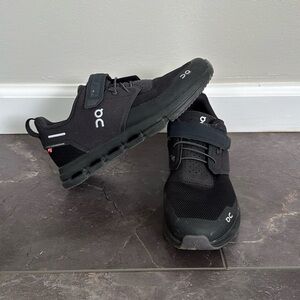 Kids Black On Running/OnCloud CloudPlay Sneakers Size kids3